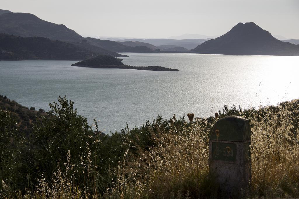 Centro De Ocio Alua Casa Rural Iznajar Lago De Andalucia Eksteriør billede